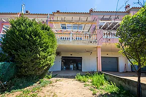 Casa adosada para reformar en Platja d'Aro