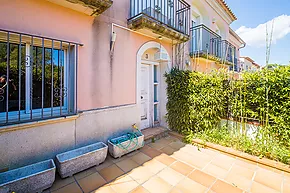 Casa adosada para reformar en Platja d'Aro