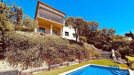 Beautiful villa with sea views in Santa Cristina d'Aro
