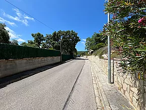 Plot in quiet neighborhood of Cabanyes