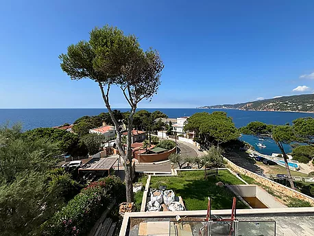 Luxury villa with beautiful sea views in Sant Feliu de Guixols