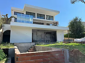 Luxury villa with beautiful sea views in Sant Feliu de Guixols