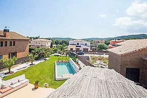 Detached house with pool in Vall-llobrega