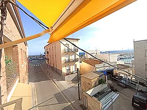 Apartment with sea views in the Port of Palamos