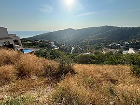 Terrain avec de belles vues sur la mer à Begur