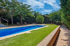 Encantadora casa con piscina en Sant Feliu de Guixols