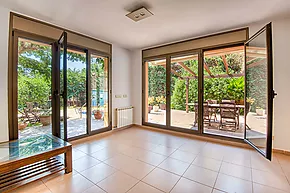 Encantadora casa con piscina en Sant Feliu de Guixols