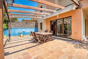 Encantadora casa con piscina en Sant Feliu de Guixols