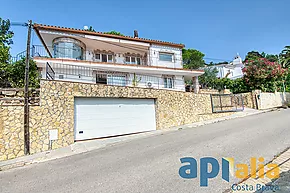 Casa moderna amb vistes al mar en Calonge