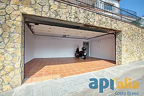 Maison moderne avec vue sur la mer à Calonge