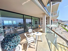 Magnificent modern apartment on the first line in Sant Antoni de Calonge