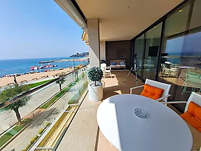 Magnificent modern apartment on the first line in Sant Antoni de Calonge