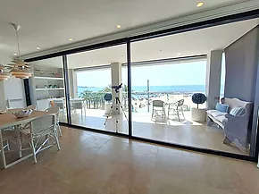 Magnificent modern apartment on the first line in Sant Antoni de Calonge