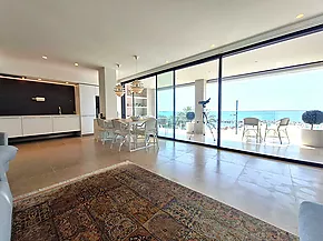 Magnificent modern apartment on the first line in Sant Antoni de Calonge