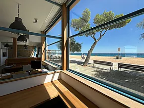 Renovated commercial unit on the first line of Platja d'Aro