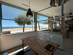 Renovated commercial unit on the first line of Platja d'Aro