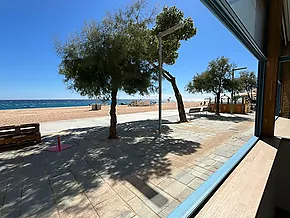 Renovated commercial unit on the first line of Platja d'Aro