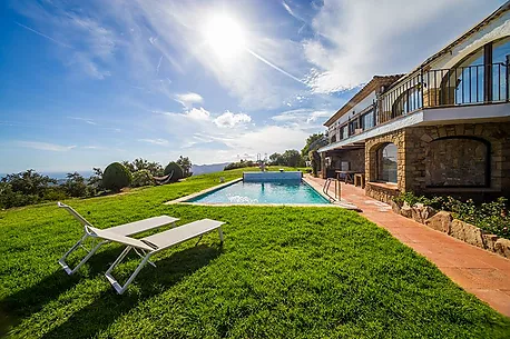 Belle villa rustique avec AVEC LICENCE TOURISTIQUE, vue imprenable sur la mer à Platja d'Aro