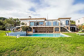 Belle villa rustique avec vue imprenable sur la mer à Platja d'Aro