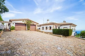 Belle villa rustique avec vue imprenable sur la mer à Platja d'Aro